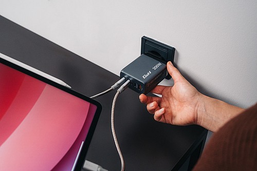 Verbatim GaN Charger 4 Port 200W USB A/C (EU/UK/US) GNC-200