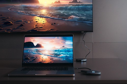 Verbatim Share My Screen USB-C Wireless Display Adapter 4K with Hub WDA-02