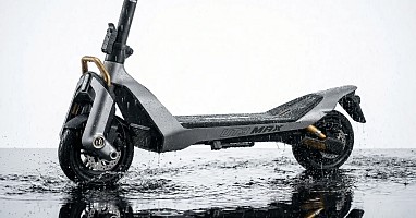Navee Electric Scooter, 1638W, 90km Range, Hydraulic & Spring Dual Suspension, Dual Disc Brakes + EABS System, Foldable, Traction Control System, IPX6, 3.5-inch LED Display, UT3 Max.